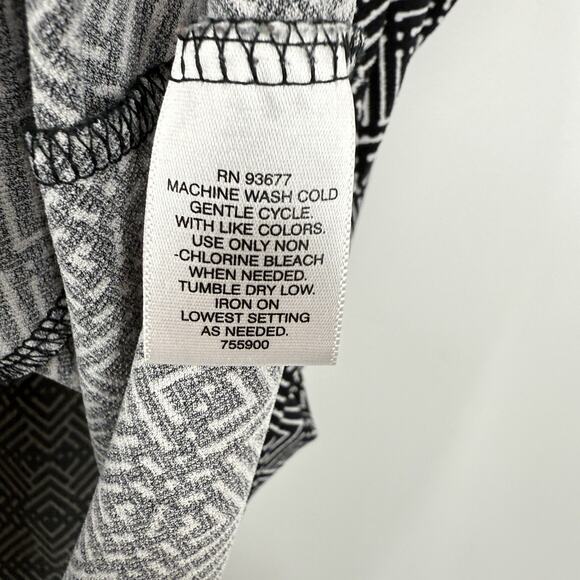 Liz Claiborne Sleeveless Top Size XL Slinky Knit Black White Pattern Pleated - Picture 4 of 9